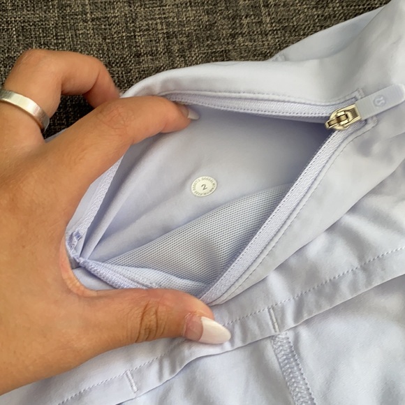 Lululemon 🦋 “Speed Up Low-Rise Short 2.5” 🦋 - Picture 2 of 6